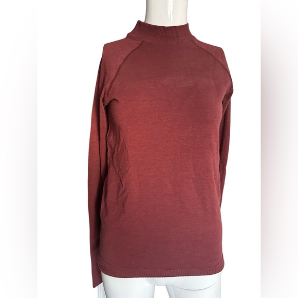 Lululemon long sleeve shirt size medium - Picture 4 of 6